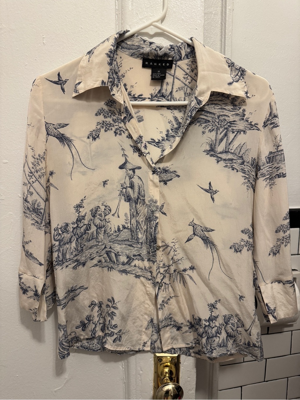 Women’s 100% silk blouse size medium
